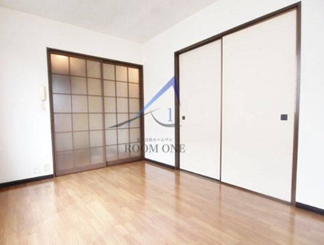 アーバンハイムＭの居間・リビング|洋室のお部屋です。
