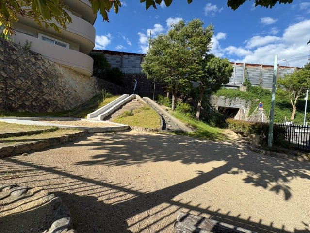 パレス朝霧のその他|物件前の公園です！