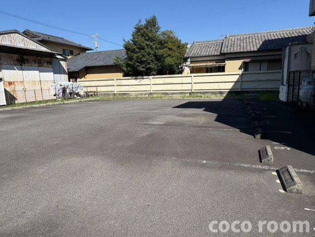 エステアロージョ の駐車場