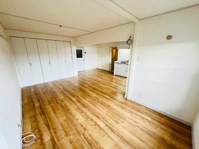 星陵台住宅2号棟の居間・リビング