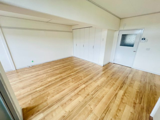 星陵台住宅2号棟の居間・リビング