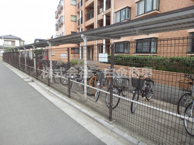 ライオンズマンション若葉の設備|自転車置き場
