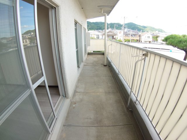 【バルコニー】 | シャンボール滝川