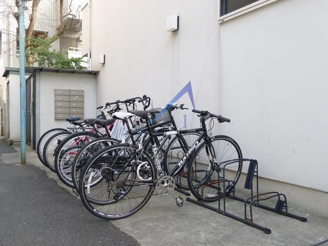 ホワイトフィールド西小山のその他共用部分|駐輪場です。