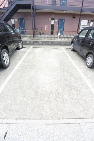 ハイムアークヒルの駐車場
