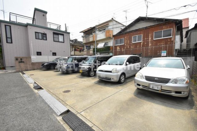 【駐車場】