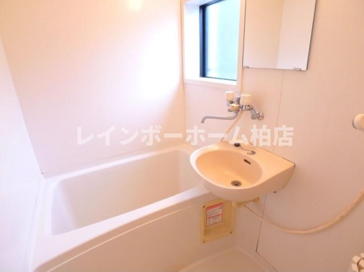 仲介手数料50％半額キャンペーン物件の浴室|日々の暮らしに欠かせないお風呂です