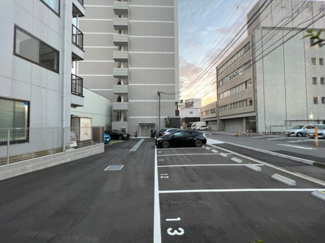 エスリード千種パークフロント　名古屋市賃貸　仲介手数料無料の駐車場