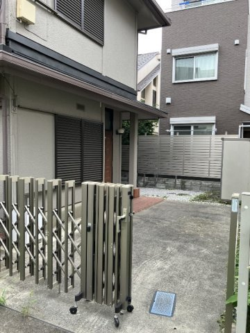 野方戸建の駐車場|駐車場です