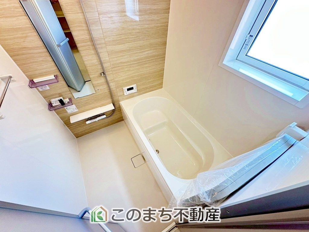 ブルーミングガーデン宇都宮市下岡本町ネオユニバースの浴室|同社施工物件の写真です。※建具やフローリング、その他仕様が異なる場合がございます。