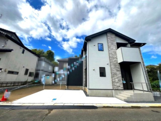 【駐車場】 | つくば市高見原9期　新築戸建て　1号棟 | ゆとりのある庭スペースがあり、ガーデニングや家庭菜園などもお楽しみいただけます。お子様の遊び場としても活用できる魅力的な空間です。