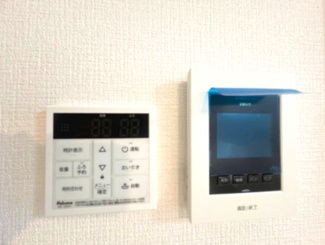 【防犯設備】 | つくば市高見原9期　新築戸建て　1号棟 | 人気のモニター付きインターホンを採用しており、防犯面も安心です。来訪者を事前に確認できるため、安心して日常生活を送ることができます。