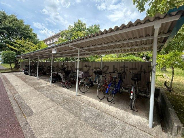 釈尊寺第一住宅第2号棟の設備|自転車・バイク置場