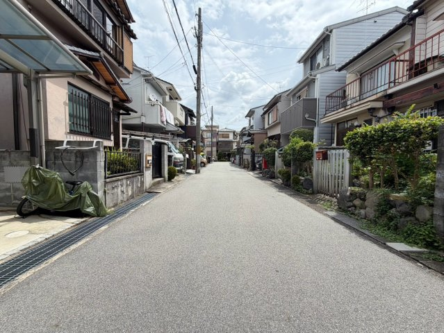寺戸町瓜生　建築条件無し土地の前面道路含む現地写真|【前道】