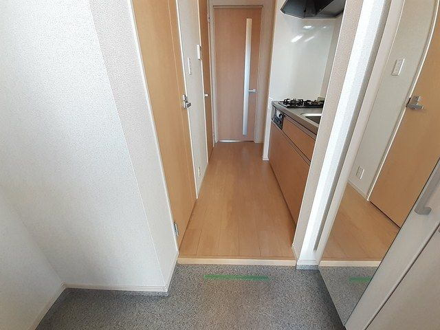 川崎市麻生区高石３丁目のアパートの玄関