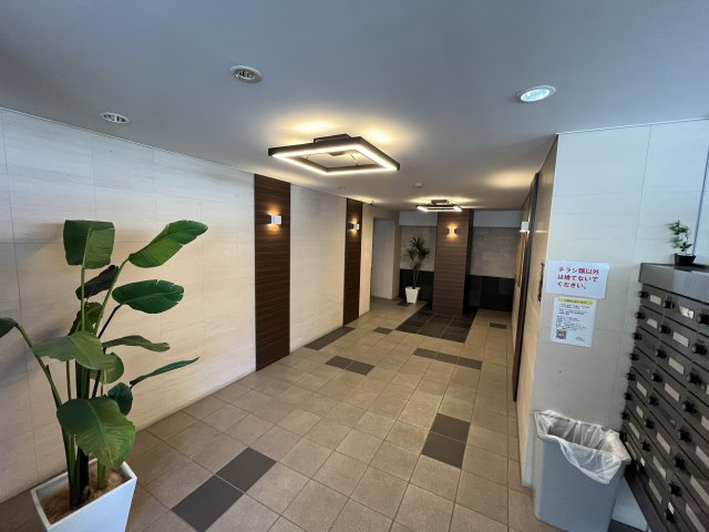 セレニティ久が原のロビー|清潔なロビーです