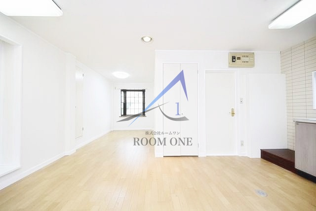 ミルコマンションの居間・リビング|洋室のお部屋です。