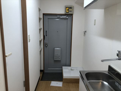 【玄関】 | マンションアベニュー | 収納もある玄関です