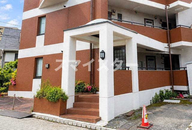 船橋市本町４丁目の賃貸マンションのエントランス