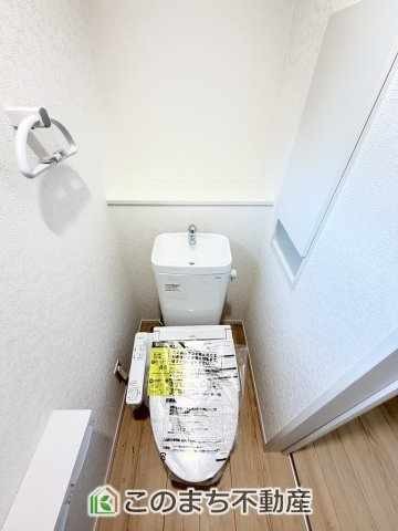 CRADLEGARDEN那須塩原市春日町第2のトイレ|小窓から換気ができて清潔なトイレスペース☆