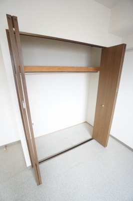 【収納】 | エコガーデン B棟 | ※同物件、同タイプ、間取り反転のお部屋です　※クリーニング前のお部屋です