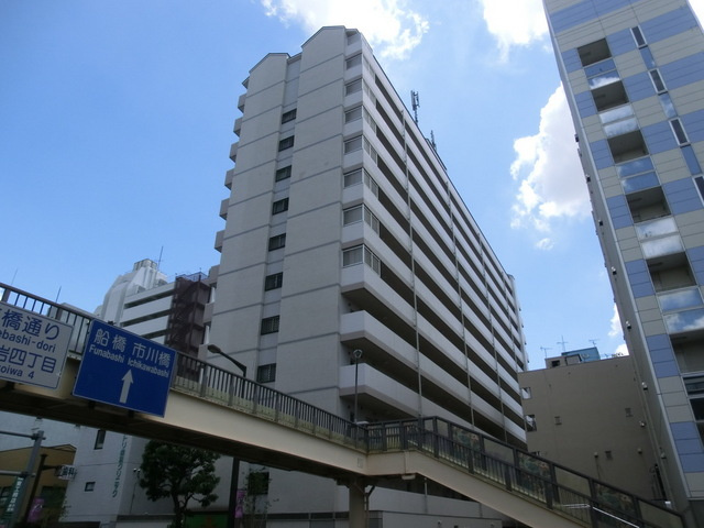 スカイフォーラム小岩の外観|人気のマンションタイプです。