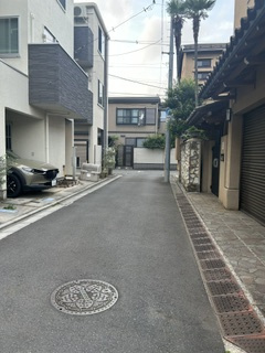 【前面道路含む現地写真】