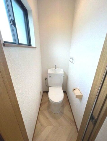 茂原市千町　中古戸建のトイレ|平成13年7月築 3LDK 軽自動車2台可 茂原市立東郷小学校徒歩約38分 閑静な分譲地内