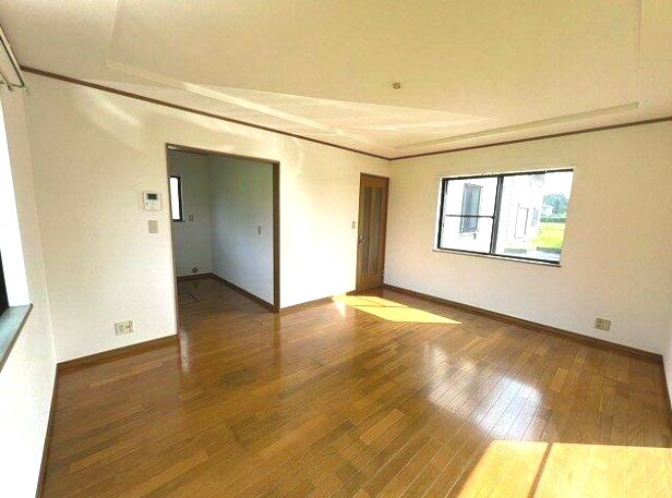 茂原市千町　中古戸建の居間・リビング|平成13年7月築 3LDK 軽自動車2台可 茂原市立東郷小学校徒歩約38分 閑静な分譲地内