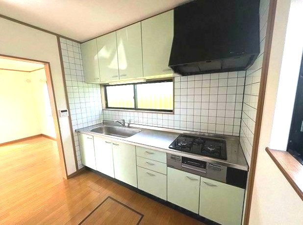 茂原市千町　中古戸建のキッチン|平成13年7月築 3LDK 軽自動車2台可 茂原市立東郷小学校徒歩約38分 閑静な分譲地内
