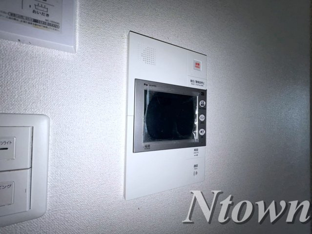 【玄関】 | プレサンス伏見アーバンベース | 収納もある玄関です