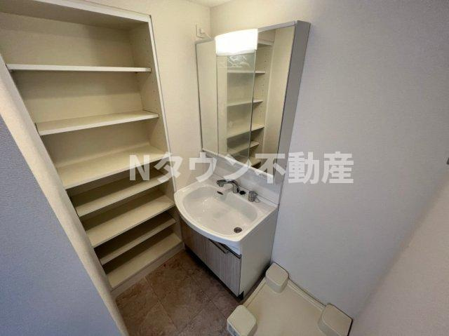 【独立洗面台】 | プレサンス伏見アーバンベース | 使いやすい独立洗面台です