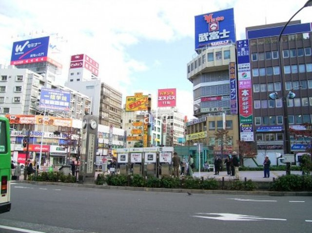 新宿区高田馬場２丁目のアパートの周辺