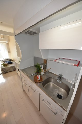 セレニテ本町ルフレのキッチン