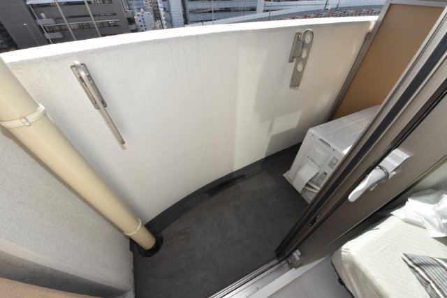 セレニテ本町ルフレのバルコニー