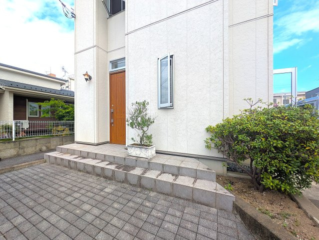 足利市大正町戸建ての玄関