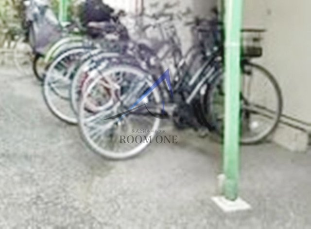 東山コーポのその他共用部分|駐輪場です。