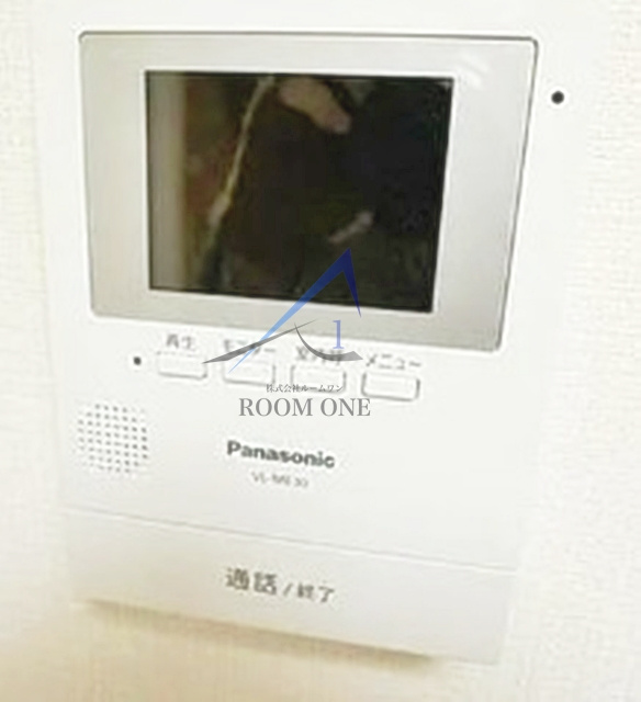 東山コーポのセキュリティ|モニター付きインターホンです。