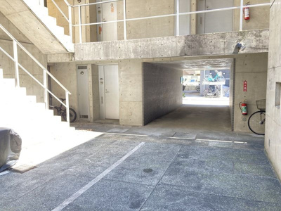 【玄関】 | 駒鳥アパートメント | 毎日通る玄関はこちらです