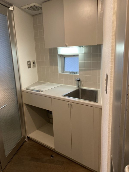 【寝室】 | 駒鳥アパートメント | ゆったりした洋室です