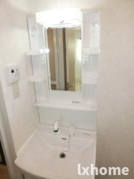 サンクラッソ茨木駅前の洗面所|広い洗面スペース