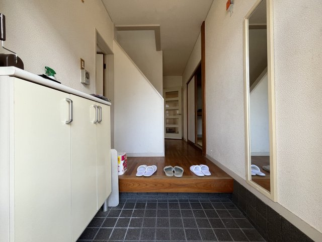 熊取町大宮4丁目　中古戸建の玄関