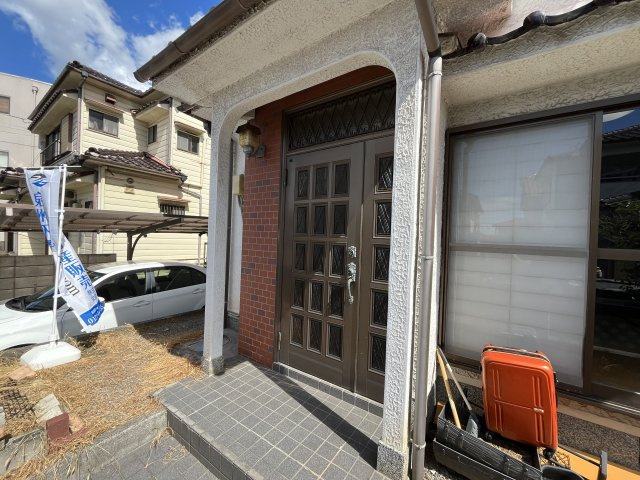 熊取町大宮4丁目　中古戸建の玄関