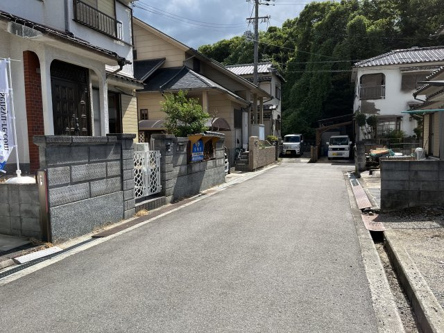 熊取町大宮4丁目　中古戸建の前面道路含む現地写真
