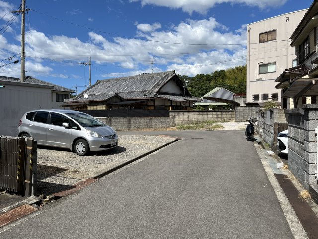 熊取町大宮4丁目　中古戸建の前面道路含む現地写真