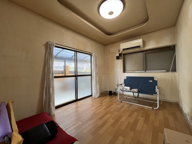 熊取町大宮4丁目　中古戸建の居間・リビング