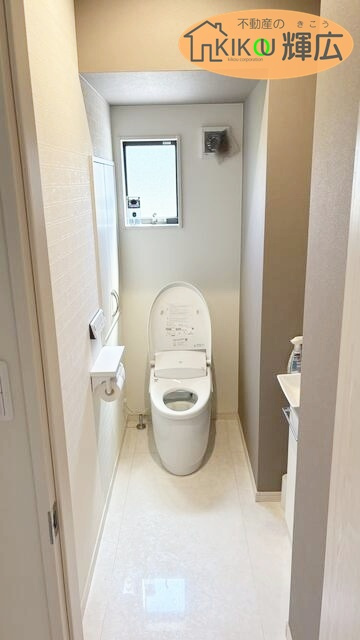 明石市魚住町西岡　中古戸建のトイレ