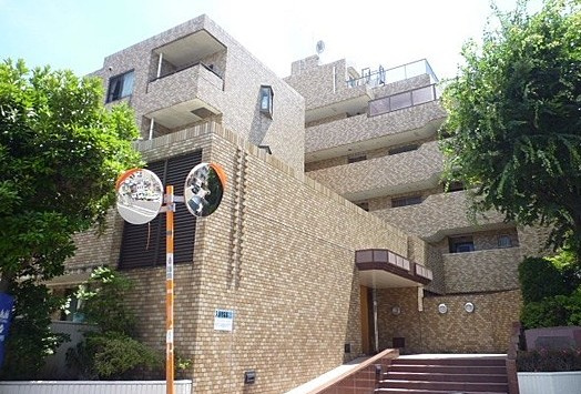 【外観】 | ミリアレジデンス中野弥生町 | 鉄筋コンクリート造のがっちりとした造り。