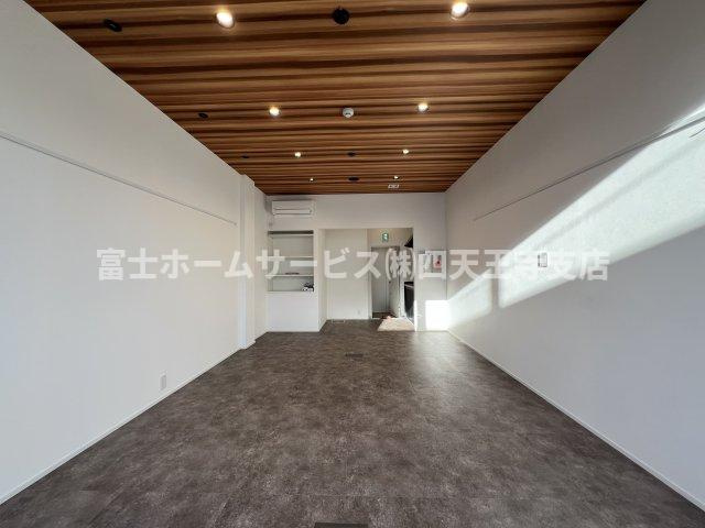 大阪市生野区中川西１丁目の店舗事務所の内装