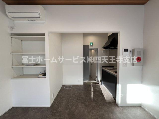 大阪市生野区中川西１丁目の店舗事務所の内装